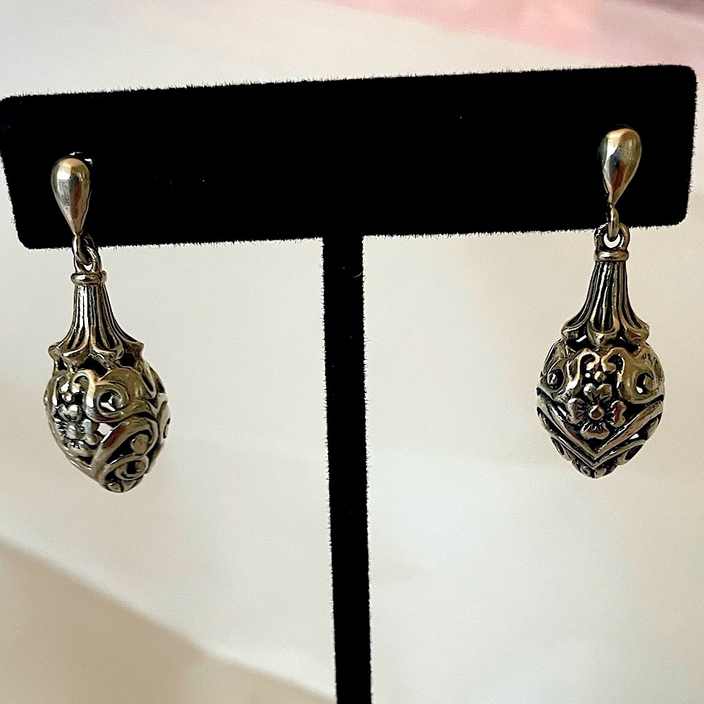 925 Sterling Silver Egg Shaped Floral Filigree Drop Designer Earrings